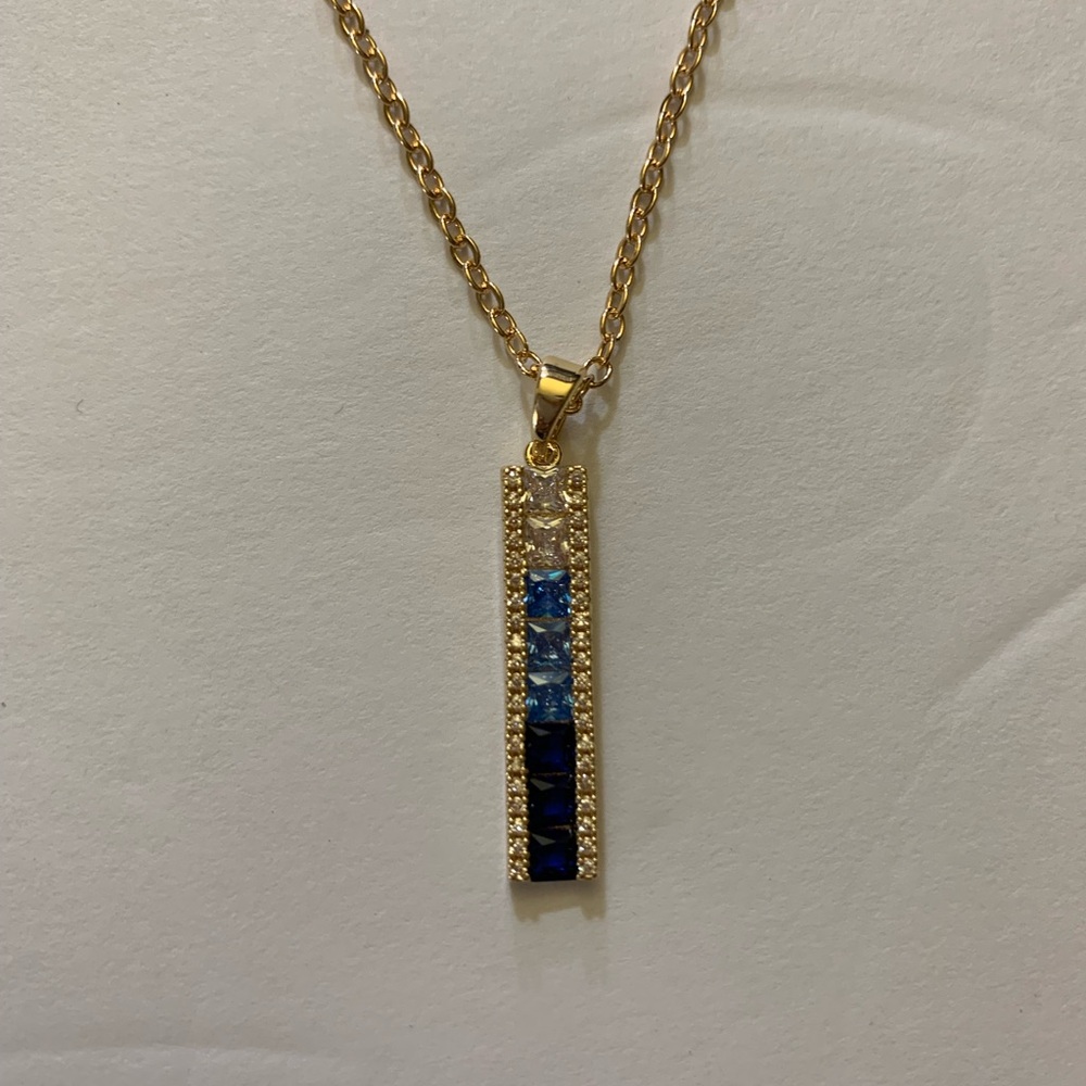 Vince Camuto Hombre Shades of Blue Pendant Necklace Gold Chain w/extender